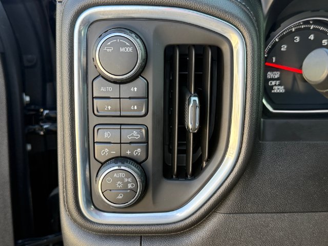 Used 2020 Chevrolet Silverado 1500 LT Trail Boss w/ Midnight Edition AWD/4WD image 23