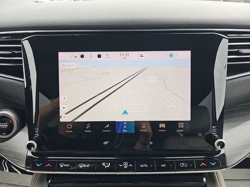 Used 2024 Jeep Wagoneer L Series II image 27