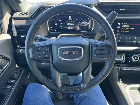 Used 2024 GMC Sierra 2500 AT4 w/ AT4 Preferred Package image 26