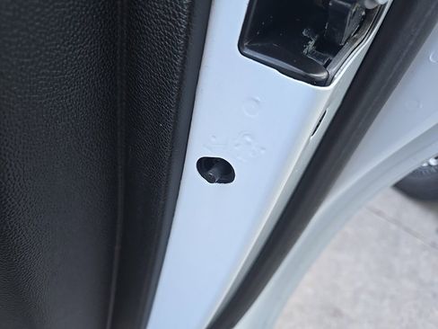 Used 2022 Chevrolet Traverse RS image 77