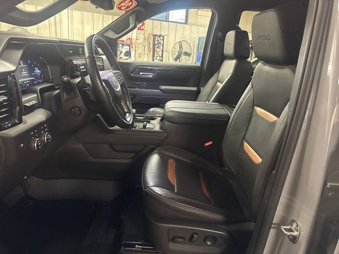 Used 2024 GMC Sierra 1500 AT4 w/ Technology Package AWD/4WD image 14