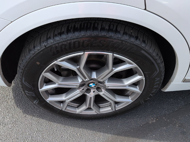 Used 2022 BMW X7 xDrive40i w/ Premium Package AWD/4WD image 9