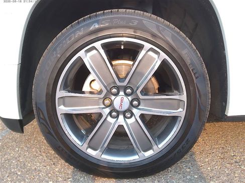 Used 2017 GMC Acadia Denali w/ Technology Package AWD/4WD image 25