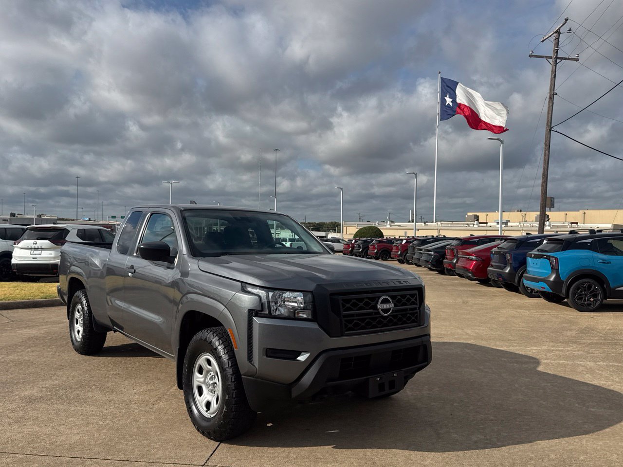 Used 2022 Nissan Frontier S w/ Technology Package AWD/4WD image 2