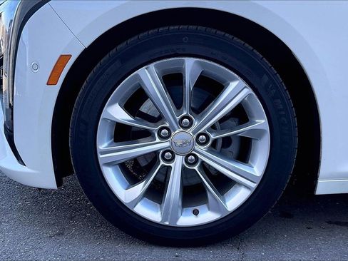 Used 2025 Cadillac CT5 Premium Luxury image 9