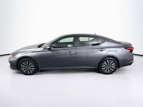 Used 2023 Nissan Altima 2.5 SV FWD image 4