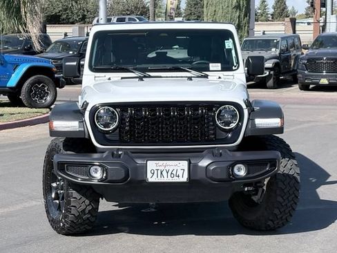 Used 2025 Jeep Wrangler Unlimited Sport AWD/4WD image 3