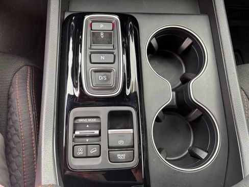 Used 2025 Honda Pilot Sport image 25