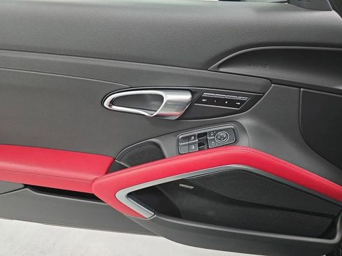 Used 2017 Porsche 718 Boxster S RWD image 21