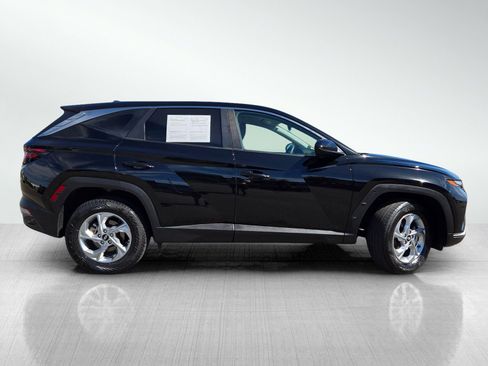 Used 2023 Hyundai Tucson SE AWD/4WD image 3
