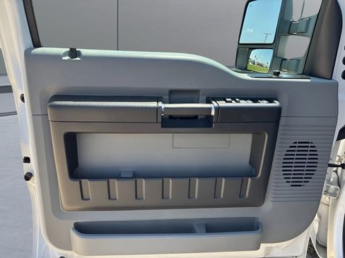 Used 2016 Ford F250 XL w/ Power Equipment Group AWD/4WD image 9