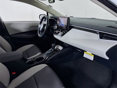 Certified 2025 Toyota Corolla LE image 26