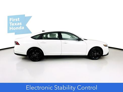 Used 2025 Honda Accord SE image 10