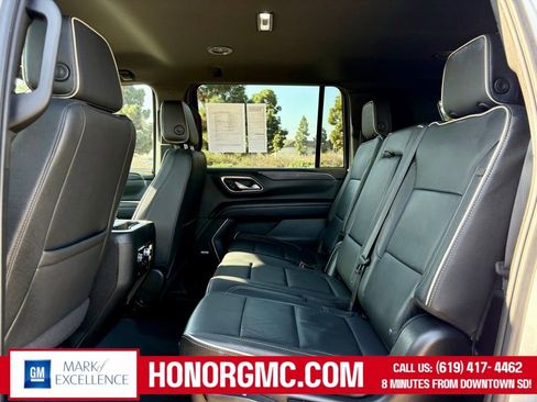 Used 2024 GMC Yukon XL SLT image 16