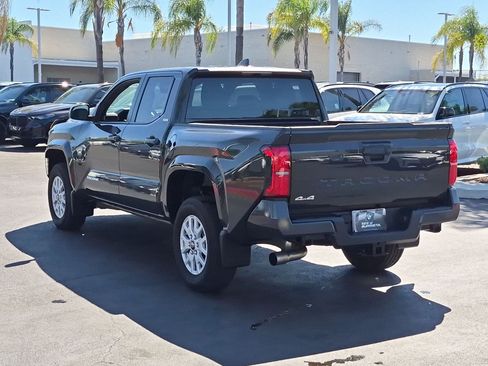 Used 2026 Toyota Tacoma SR5 AWD/4WD image 8