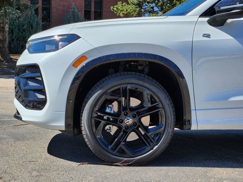 New 2026 Volkswagen Tiguan SE R-Line AWD/4WD image 8