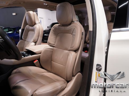 Used 2023 Lincoln Aviator Reserve w/ Equipment Group 201A AWD/4WD image 27