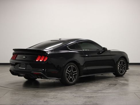 Used 2019 Ford Mustang GT RWD image 8