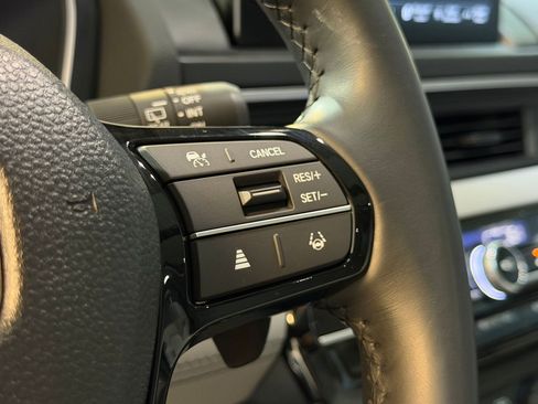 Used 2025 Honda Pilot Touring image 26