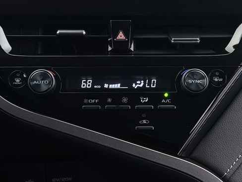 Used 2024 Toyota Camry SE w/ Audio Upgrade Package image 22