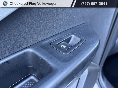 Used 2022 Volkswagen Taos SE image 26