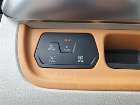 New 2025 Volkswagen ID. Buzz 1st Edition image 28