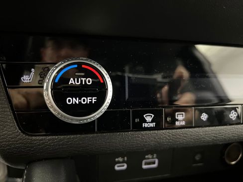 Used 2024 Mitsubishi Outlander SE AWD/4WD image 56