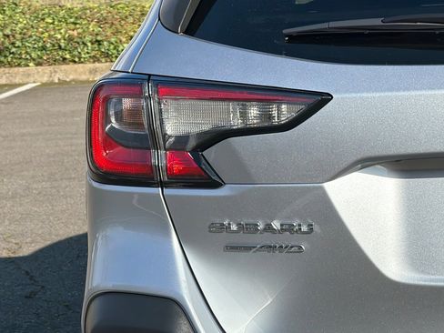 Used 2025 Subaru Outback Premium image 27