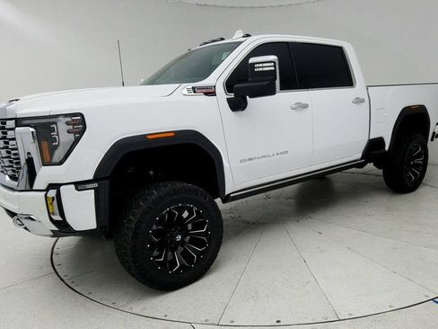 Used 2024 GMC Sierra 2500 Denali w/ Denali Reserve Package AWD/4WD image 4