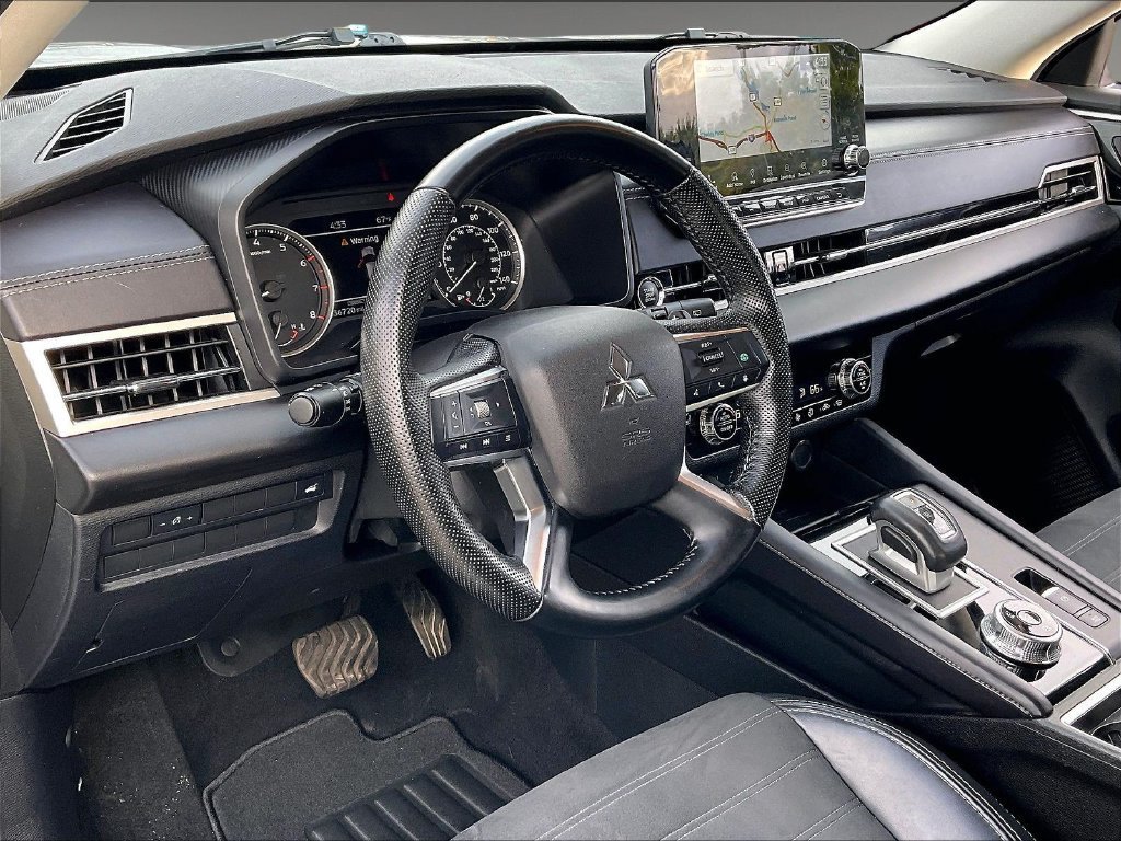 Used 2024 Mitsubishi Outlander SE AWD/4WD image 8