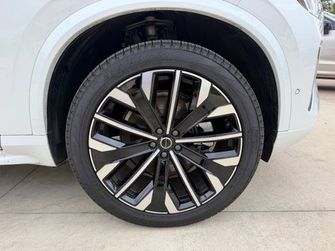 Used 2026 Volvo XC90 B6 Ultra w/ Protection Package image 7