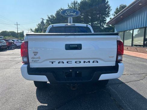 Used 2022 Toyota Tacoma SR AWD/4WD image 7