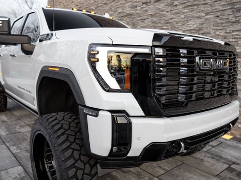 Used 2026 GMC Sierra 3500 Denali Ultimate image 26