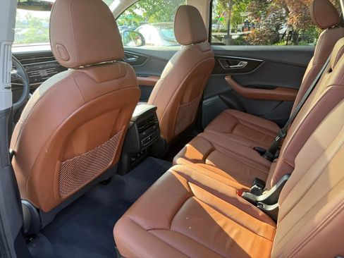 Used 2023 Audi Q7 2.0T Premium w/ Convenience Package AWD/4WD image 6