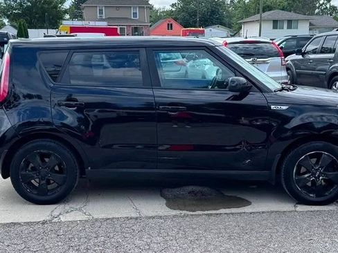 Used 2017 Kia Soul w/ Convenience Package FWD image 7