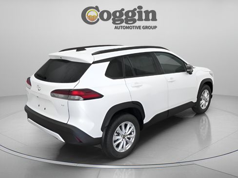 Used 2026 Toyota Corolla Cross LE FWD image 18