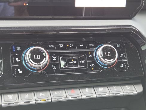 New 2026 GMC Sierra 2500 AT4X w/ AT4X AEV Edition AWD/4WD image 36