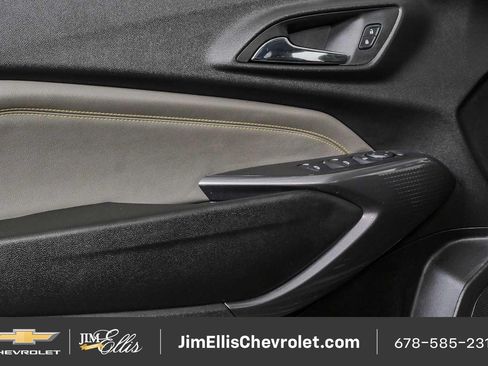Certified 2025 Chevrolet Trax ACTIV w/ Driver Confidence Package FWD image 11