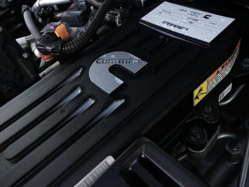 Used 2025 RAM 2500 Laramie w/ Night Edition AWD/4WD image 9