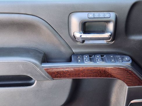 Used 2018 GMC Sierra 1500 SLT w/ Enhanced Driver Alert Package image 26