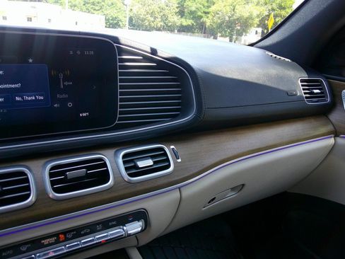 Used 2024 Mercedes-Benz GLS 450 4MATIC image 24