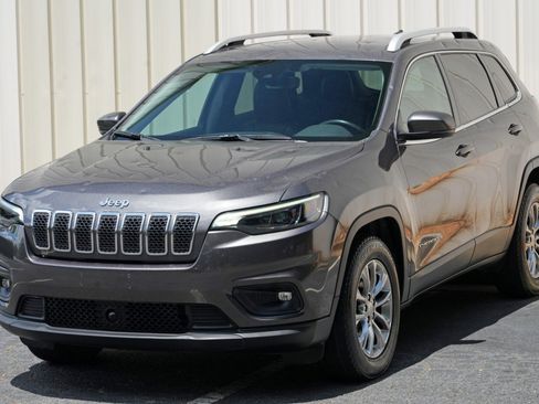 Used 2021 Jeep Cherokee Latitude Lux w/ Comfort/Convenience Group AWD/4WD image 44