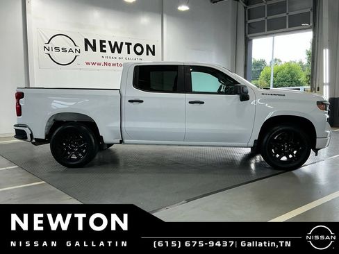 Used 2023 Chevrolet Silverado 1500 Custom w/ LPO, Dark Essentials Package AWD/4WD image 4