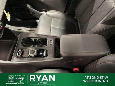 New 2026 Jeep Cherokee Overland w/ Advanced Pro Tech Group AWD/4WD image 31