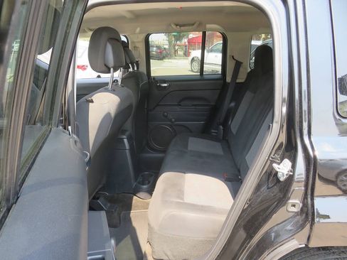 Used 2015 Jeep Patriot Sport FWD image 16