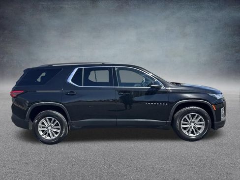 Used 2023 Chevrolet Traverse LT FWD image 2