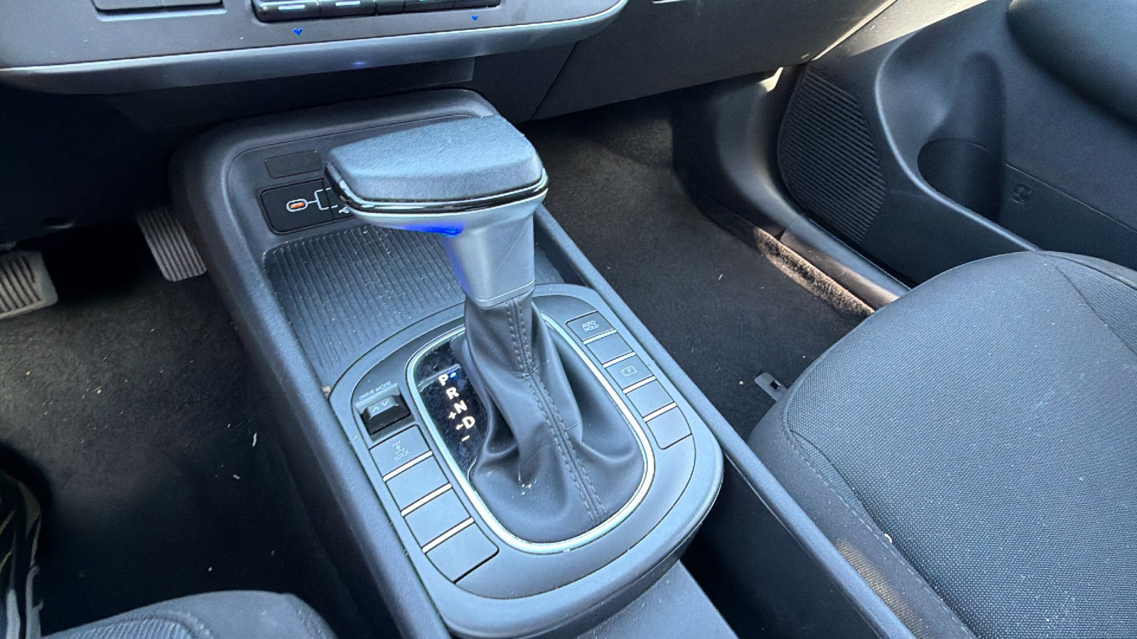 Used 2025 Hyundai Kona SEL AWD/4WD image 30