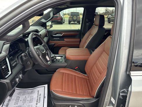 Used 2024 GMC Sierra 1500 Denali Ultimate AWD/4WD image 12