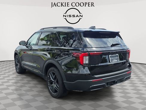 Used 2025 Ford Explorer ST-Line w/ Premium Package AWD/4WD image 7