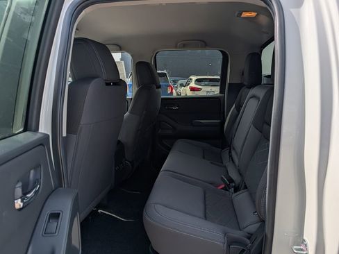 New 2026 Nissan Frontier 4x4 Crew Cab image 7